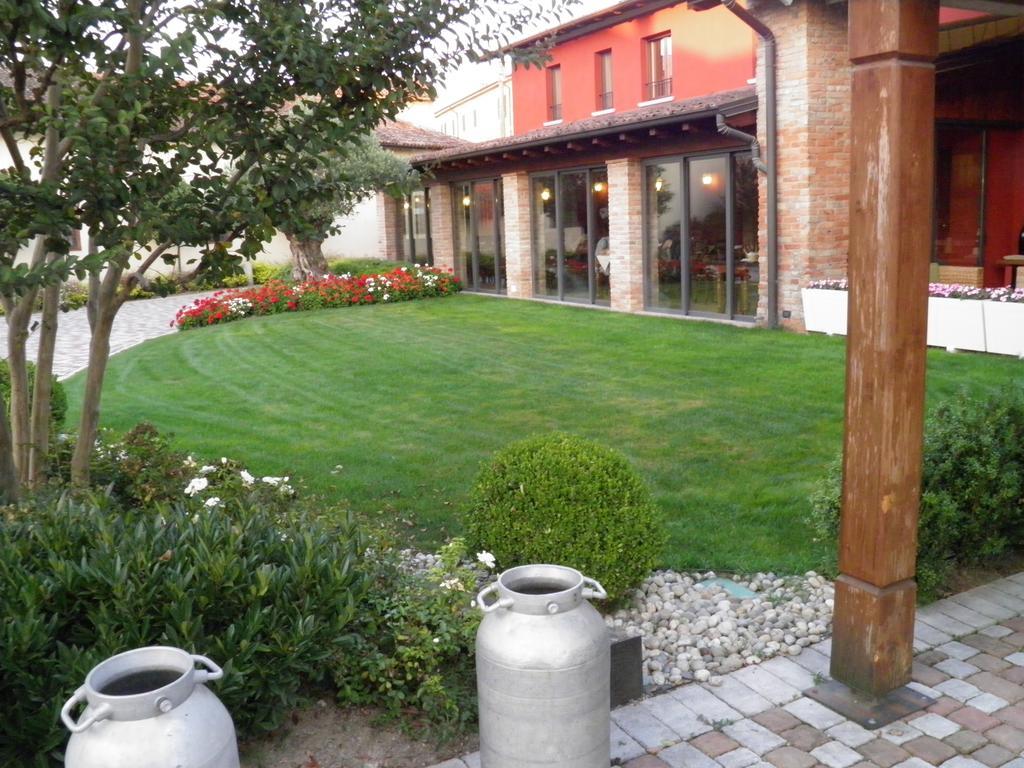 Affittacamere Il Persicone Cornaleto Bagian luar foto
